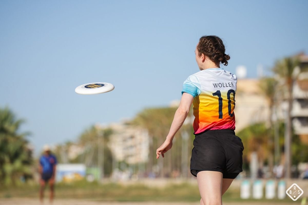 Player in a Manta Squadron jersey